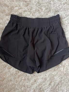 Lululemon 4” hotty hot shorts black size 6,